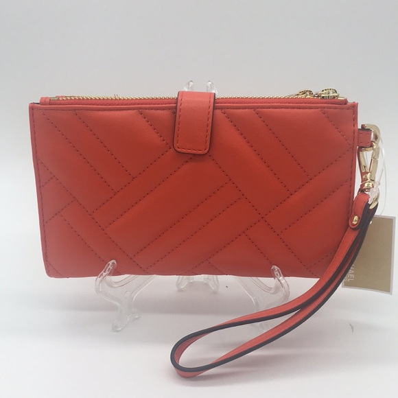 Michael Kors Peyton LG Double Zip Wristlet - Picture 4 of 8